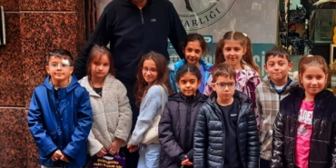 Öğrencilerin sorularını mahalle muhtarı yanıtladı