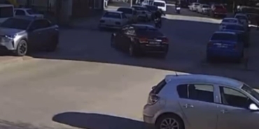 Otomobil ile çarpışan motosiklet sürücüsü yaralandı