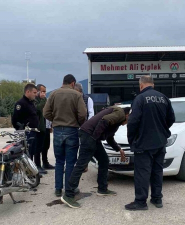 Otomobil ile motosiklet çarpıştı: 2 yaralı