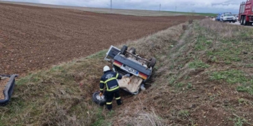Otomobil takla attı, şarampole yuvarlandı