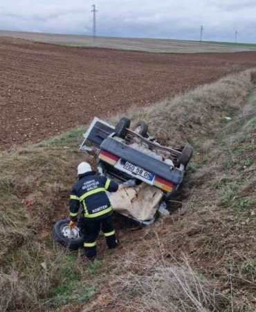 Otomobil takla attı, şarampole yuvarlandı