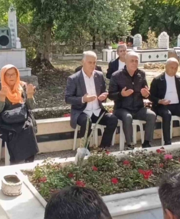 Şehit Üsteğmen Şarlak mezarı başında dualarla anıldı