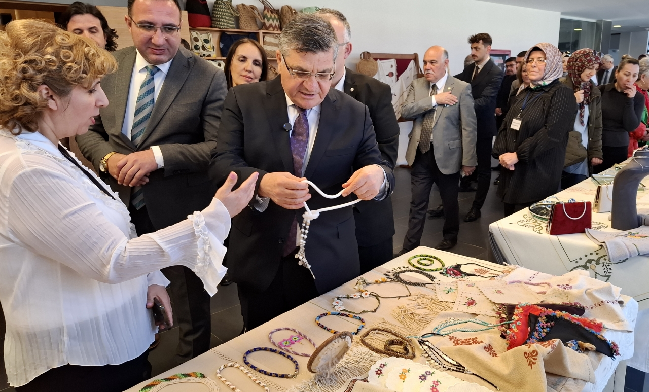 Sinop fotoğrafları ve yöresel el sanatları sergilendi