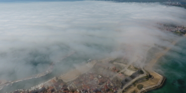 SİNOP’U SİS BULUTU YUTTU