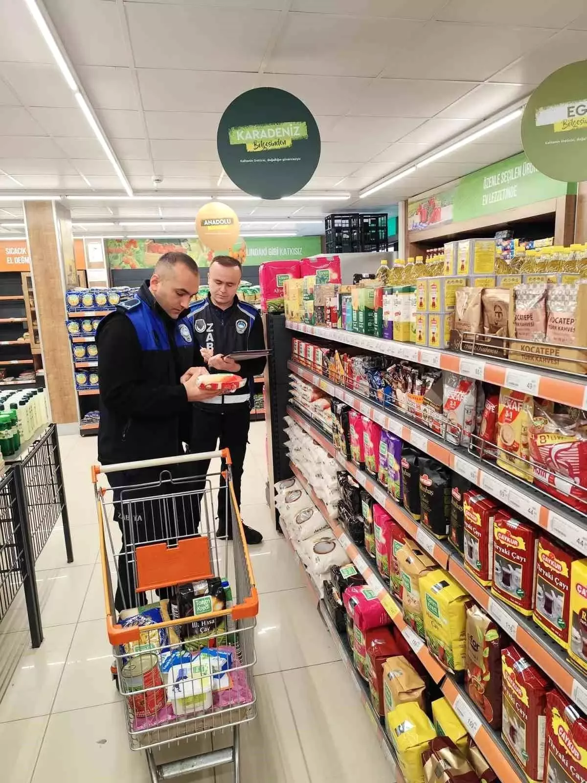 Gerze'de Market Denetimleri Sürüyor