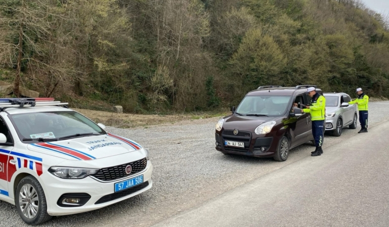 Sinop’ta 2 bin 601 sürücüye para cezası uygulandı