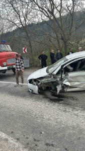 Sinop’ta iki otomobil çarpıştı: 7 yaralı