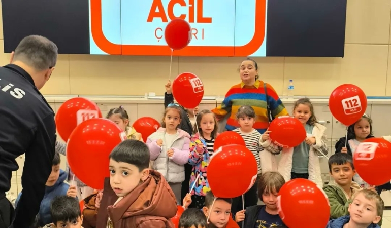 Sinop'ta minikler, 112 Acil Çağrı Merkezi’ni ziyaret etti