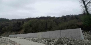 Sinop'ta taşkın kontrol duvarları su görmeden dökülmeye başladı
