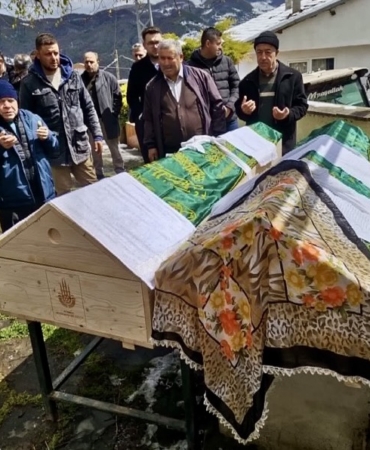 Sinop'ta trafik kazasında ölen çift toprağa verildi