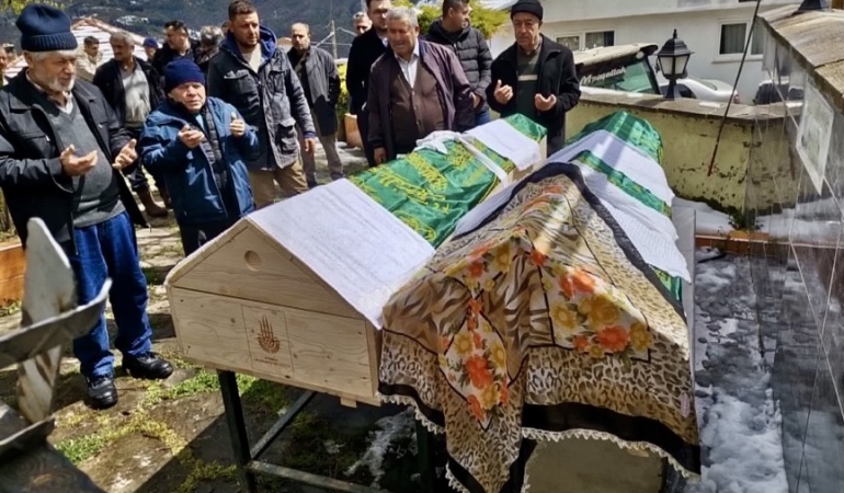 Sinop'ta trafik kazasında ölen çift toprağa verildi