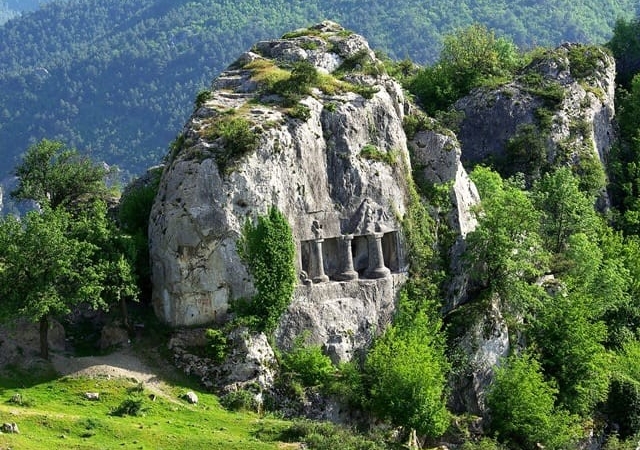 Sinop’un tarihi ve doğal zenginlikleri göz dolduruyor