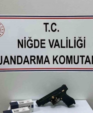 Şüphelenilen araçtan sahte avukat kimliği ile yasaklı madde çıktı