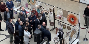 Tutuklu ve hükümlüler atık malzemelerden eşyalar yaparak satışa sunuyor