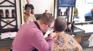 Sinop Valisi sözünü tuttu, koltuğa oturdu