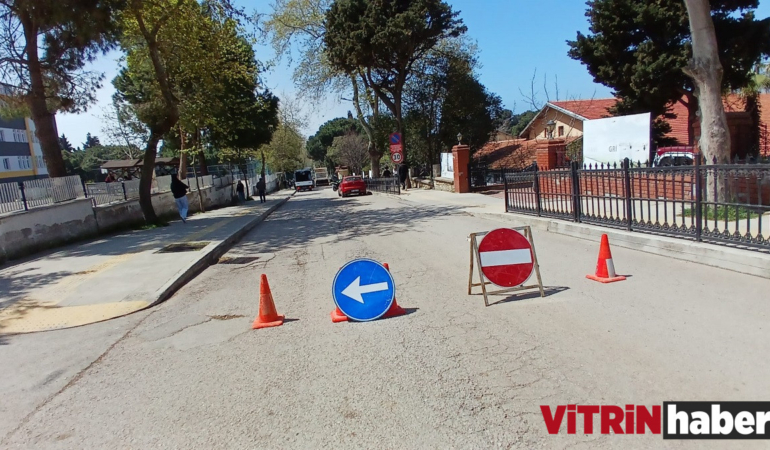 Okullar Caddesi geçici olarak trafiğe kapandı