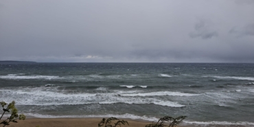 Sinop’ta fırtına nedeniyle dev dalgalar oluştu