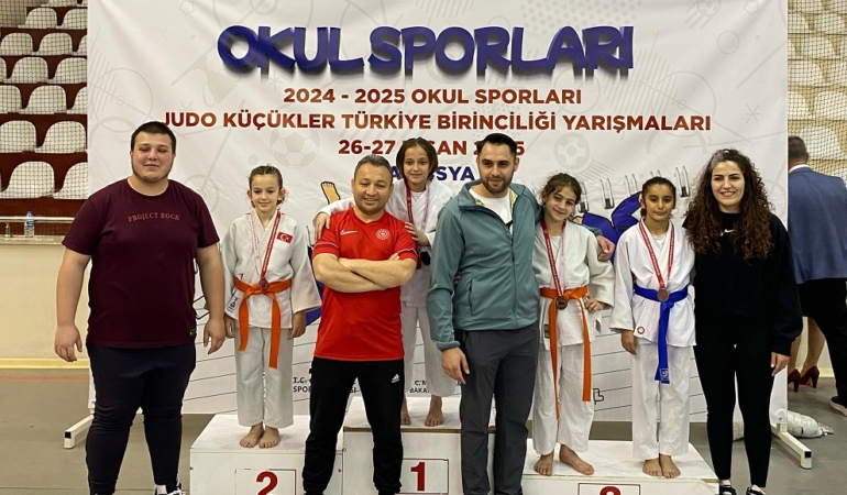 Sinoplu sporculardan Judo Türkiye Şampiyonası’nda büyük başarı
