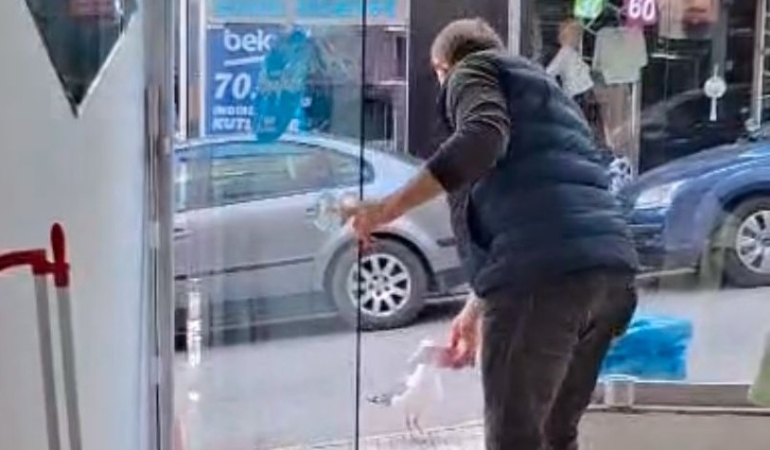 Sinop’ta berber ile martının sıra dışı dostluğu