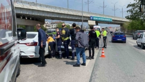 zincirleme-trafik-kazasinda-3-kisi-yaralandi