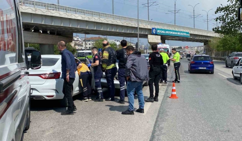 zincirleme-trafik-kazasinda-3-kisi-yaralandi