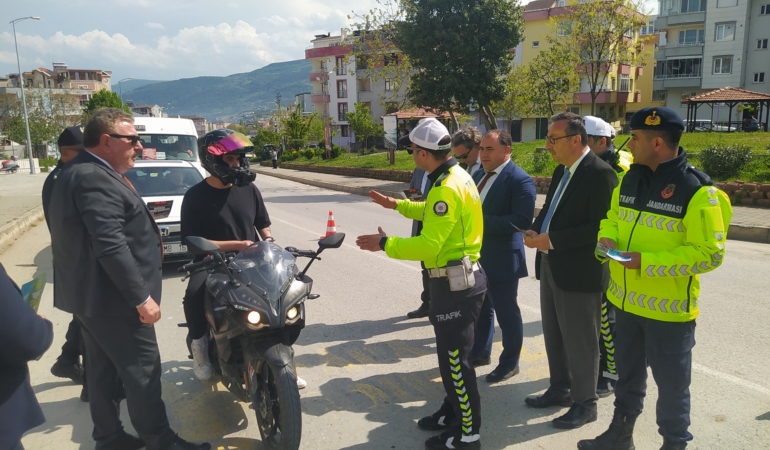 Trafik Haftası etkinliğinde vatandaşlar bilgilendirildi