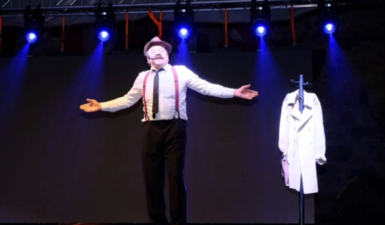 Ünlü oyuncu Reha Özcan Sinop’ta sahne aldı