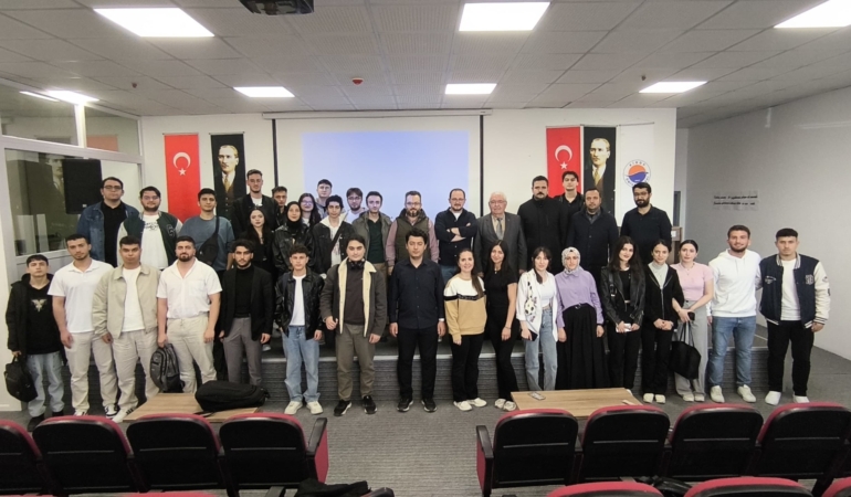 MOBİL EKİP LİDERİNDEN GENÇLERE KARİYER TAVSİYELERİ