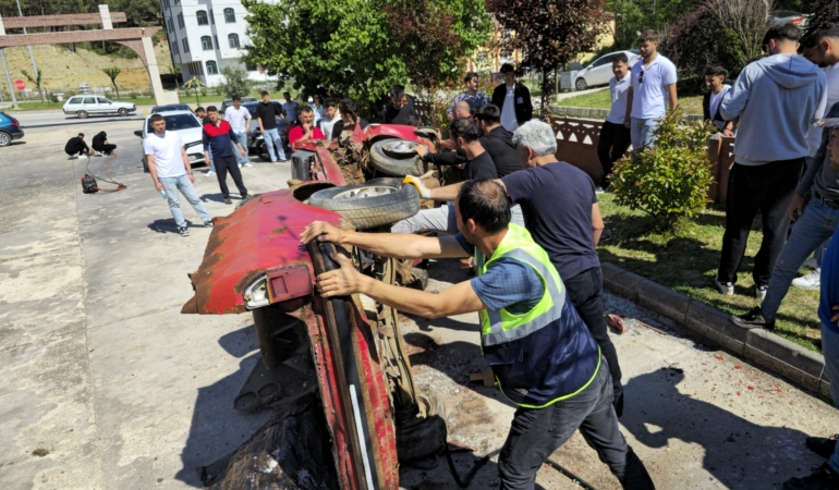 Boyabat'ta itfaiye personeline uygulamalı ilk müdahale eğitimi verildi