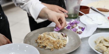 Coğrafi işaretli Sinop mantısı üniversite öğrencilerinin ellerinde lezzet buldu