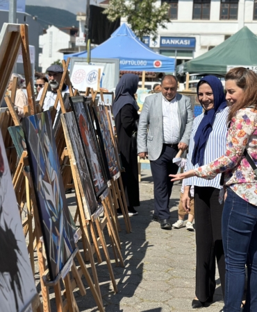 Gerze'de Halk Eğitim Merkezi'nce yıl sonu sergisi açıldı