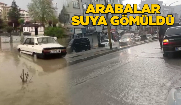 İlçede sağanak yağış seli beraberinde getirdi