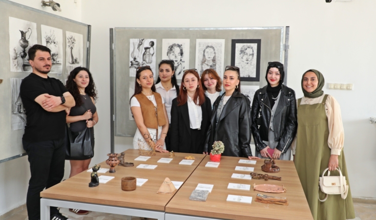 Sinop’ta resim bölümü öğrencilerinden ilk sergi heyecanı