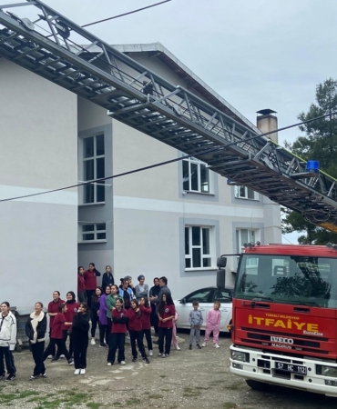 MEKTUP SEVGİYLE YAZILDI, SEVGİYLE KARŞILIK BULDU