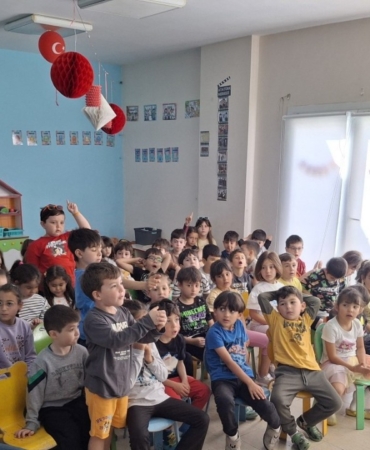 anaokulu-ogrencilerine-sifir-atik-egitimi-verildi