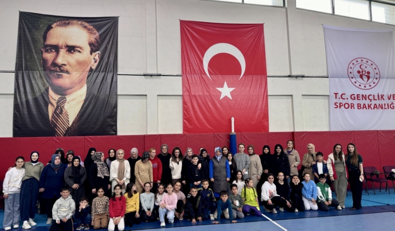 Ayancık’ta Anneler Günü etkinliği düzenlendi