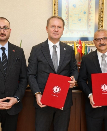 ORDU ÜNİVERSİTESİ ULUBEY MESLEK YÜKSEKOKULUNA YÖNELİK AKADEMİ-SEKTÖR İŞ BİRLİĞİ PROTOKOLÜ İMZALANDI