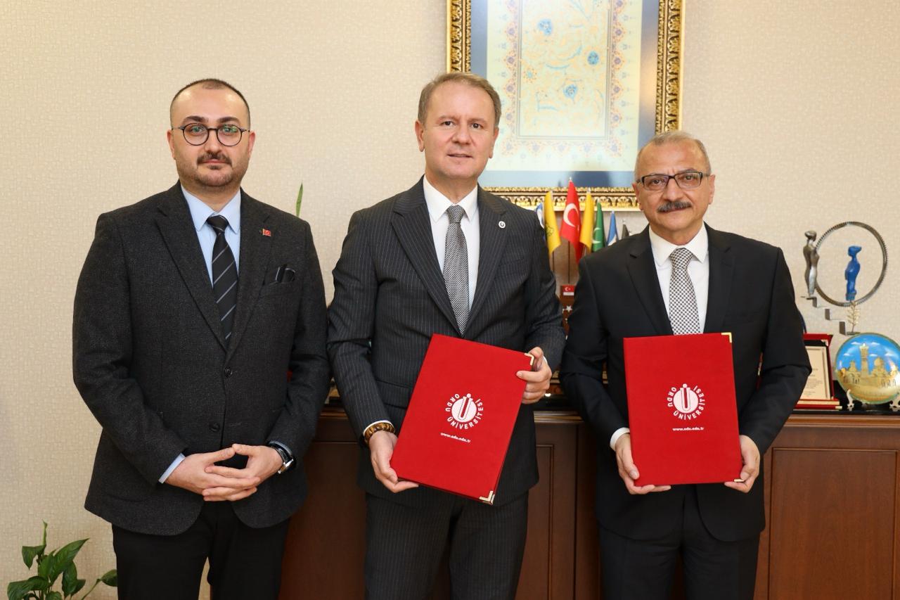 ORDU ÜNİVERSİTESİ ULUBEY MESLEK YÜKSEKOKULUNA YÖNELİK AKADEMİ-SEKTÖR İŞ BİRLİĞİ PROTOKOLÜ İMZALANDI