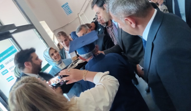 Sinop Huzurevi sakinlerinden Bakan Göktaş’a sıcak karşılama