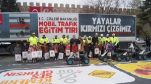 SİNOP’TA MOBİL TRAFİK EĞİTİM TIRI