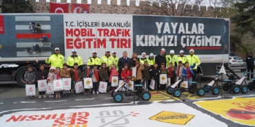 SİNOP’TA MOBİL TRAFİK EĞİTİM TIRI