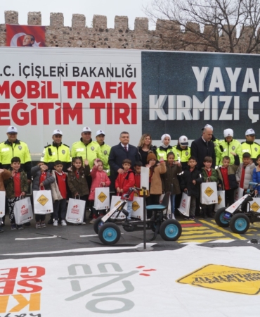 SİNOP’TA MOBİL TRAFİK EĞİTİM TIRI