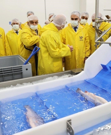 BAKAN KACIR, BÖLGENİN LOKOMOTİFİ OLACAK SU ÜRÜNLERİ İŞLEME TESİSİNİ GEZDİ