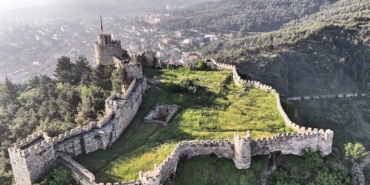 BOYABAT KALESİ: 2 BİN 700 YILDIR TARİHE MEYDAN OKUYOR