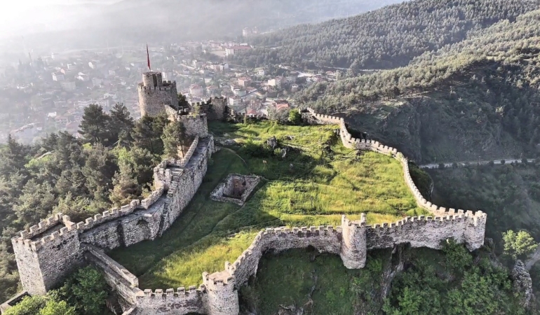 Boyabat Kalesi, 2 bin 700 yıldır tarihe meydan okuyor