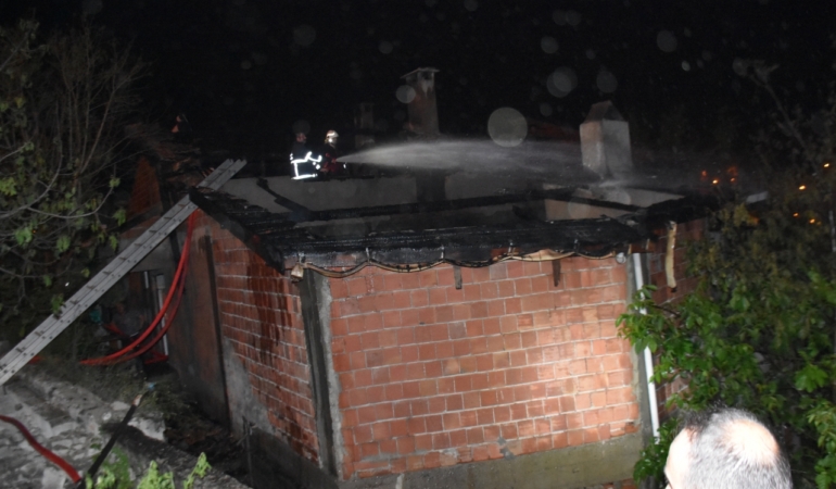 boyabatta-ev-yangini-1-kisi-alevlerden-kurtarildi