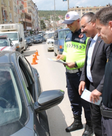 boyabatta-suruculere-trafik-kurallari-bilgilendirmesi-yapildi