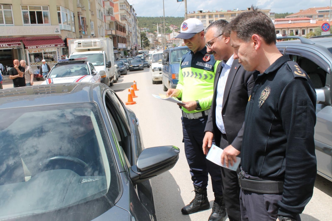 boyabatta-suruculere-trafik-kurallari-bilgilendirmesi-yapildi
