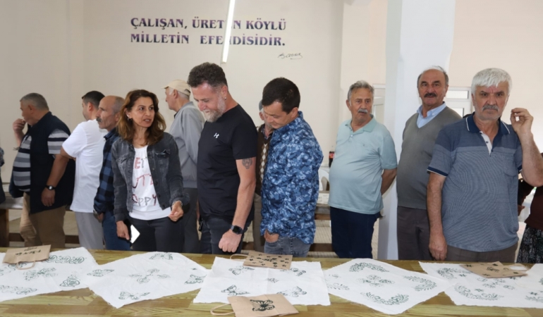 “Yazmanın İzinde” taş baskı sergisi açıldı