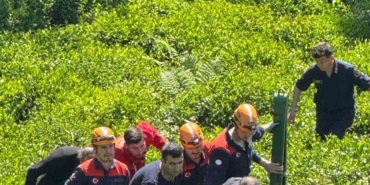 RİZE’DE ÇAY BAHÇESİNDEN YUVARLANAN ŞAHIS AFAD TARAFINDAN KURTARILDI